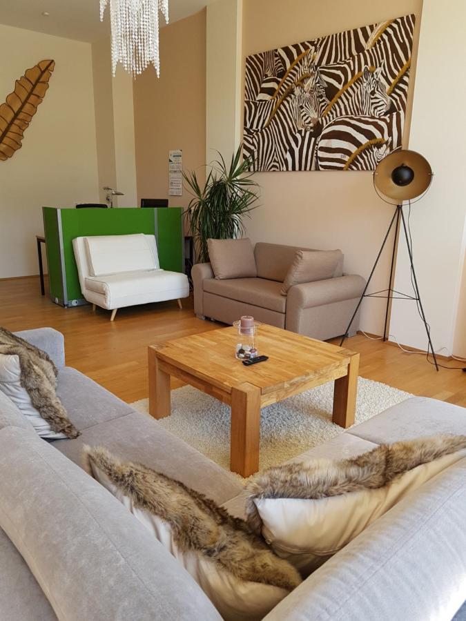 Tillyhome Apartment *
